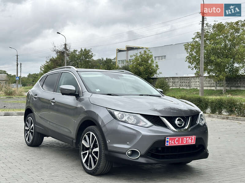 Позашляховик / Кросовер Nissan Qashqai 2016 в Луцьку