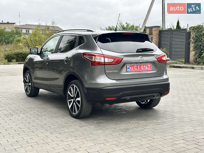 Позашляховик / Кросовер Nissan Qashqai 2016 в Луцьку