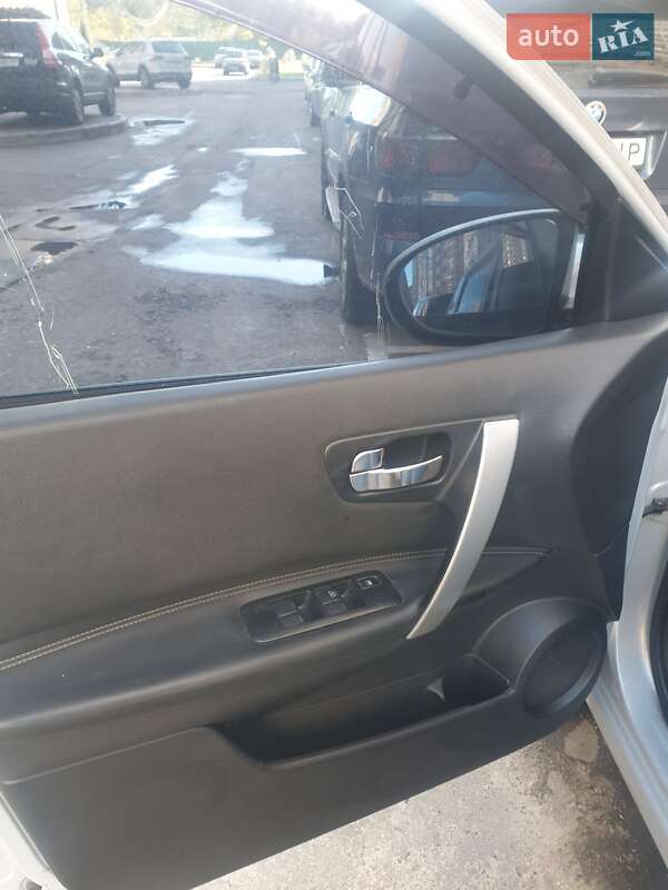 Позашляховик / Кросовер Nissan Qashqai 2008 в Києві