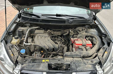 Внедорожник / Кроссовер Nissan Qashqai 2012 в 