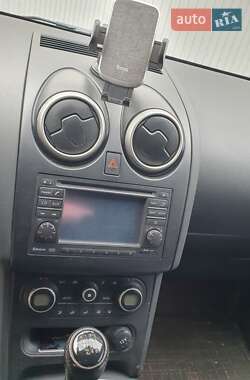 Внедорожник / Кроссовер Nissan Qashqai 2010 в 