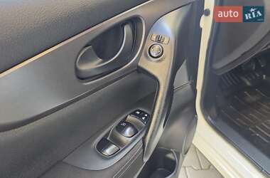 Внедорожник / Кроссовер Nissan Qashqai 2014 в 