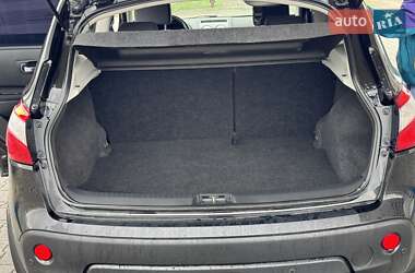 Внедорожник / Кроссовер Nissan Qashqai 2011 в 