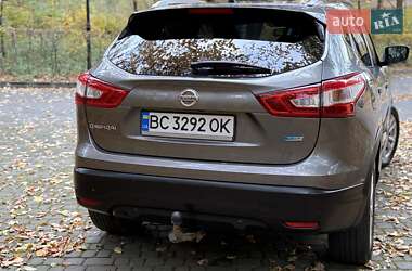 Внедорожник / Кроссовер Nissan Qashqai 2015 в 