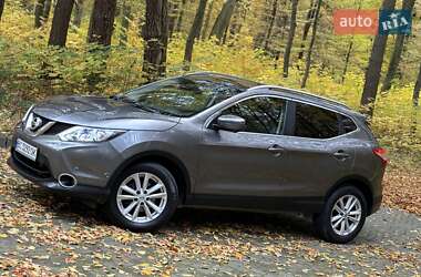 Внедорожник / Кроссовер Nissan Qashqai 2015 в 