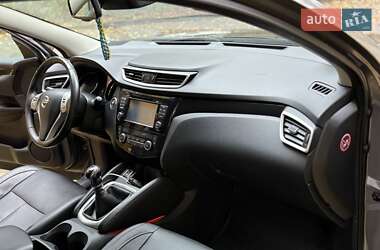 Внедорожник / Кроссовер Nissan Qashqai 2015 в 