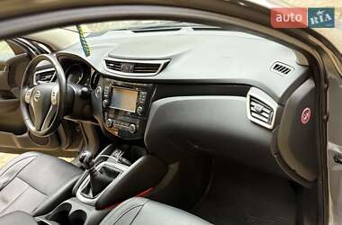 Внедорожник / Кроссовер Nissan Qashqai 2015 в 