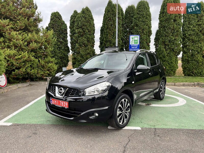 Внедорожник / Кроссовер Nissan Qashqai 2011 в Млинове