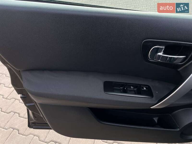 Внедорожник / Кроссовер Nissan Qashqai 2007 в Луцке фото 13 Внедорожник / Кроссовер Nissan Qashqai 2007 в Луцке