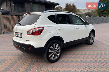 Внедорожник / Кроссовер Nissan Qashqai 2012 в 