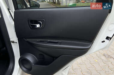Внедорожник / Кроссовер Nissan Qashqai 2012 в 