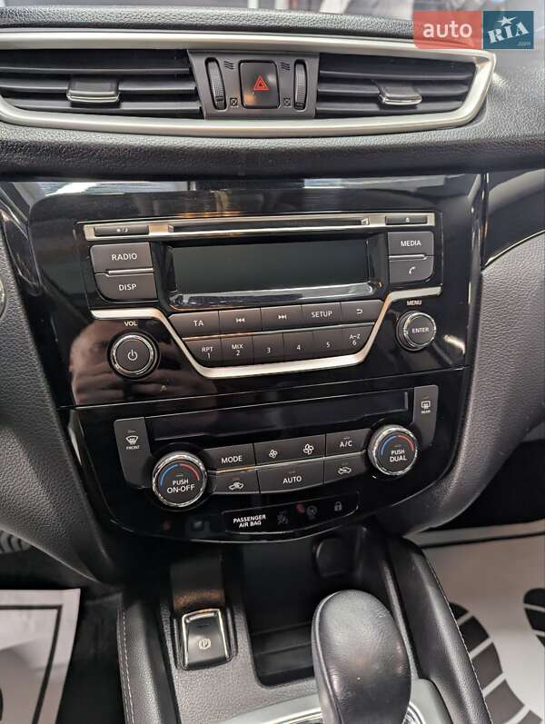 Позашляховик / Кросовер Nissan Qashqai 2015 в Тернополі фото 16 Позашляховик / Кросовер Nissan Qashqai 2015 в Тернополі