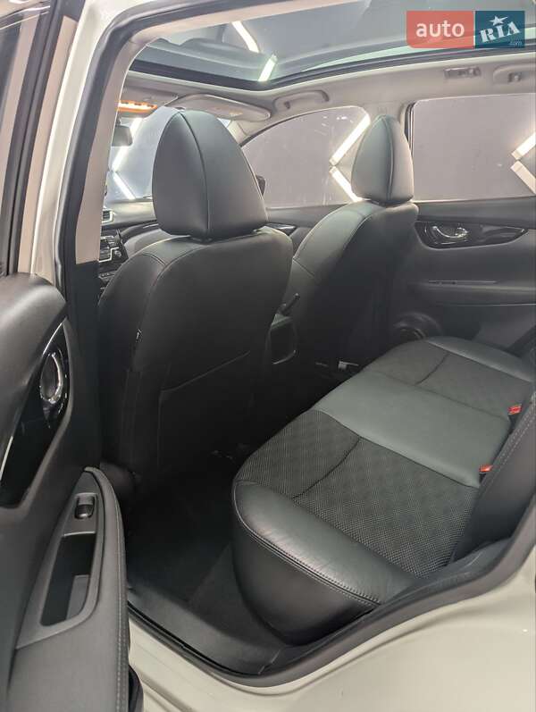 Позашляховик / Кросовер Nissan Qashqai 2015 в Тернополі фото 20 Позашляховик / Кросовер Nissan Qashqai 2015 в Тернополі