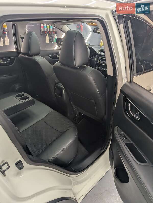 Позашляховик / Кросовер Nissan Qashqai 2015 в Тернополі фото 25 Позашляховик / Кросовер Nissan Qashqai 2015 в Тернополі