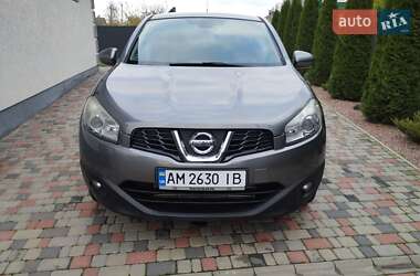 Внедорожник / Кроссовер Nissan Qashqai 2012 в 
