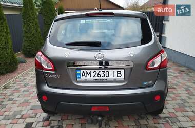Внедорожник / Кроссовер Nissan Qashqai 2012 в 