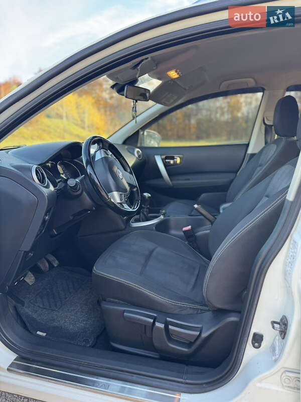 Позашляховик / Кросовер Nissan Qashqai 2011 в Долині