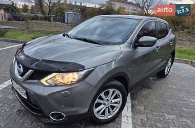 Внедорожник / Кроссовер Nissan Qashqai 2015 в Ромнах