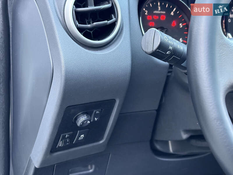 Внедорожник / Кроссовер Nissan Qashqai 2012 в Житомире фото 44 Внедорожник / Кроссовер Nissan Qashqai 2012 в Житомире