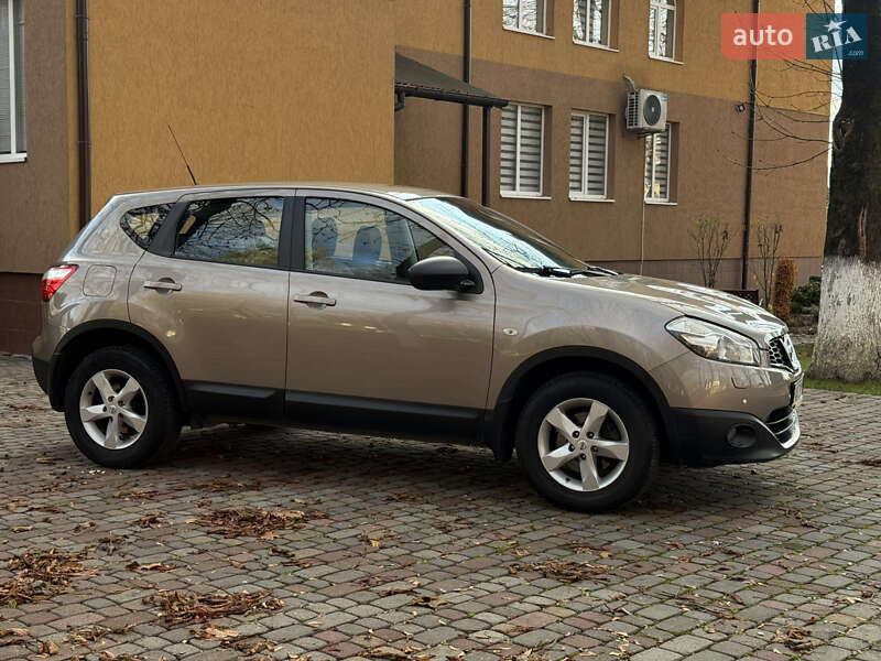 Внедорожник / Кроссовер Nissan Qashqai 2012 в Тячеве