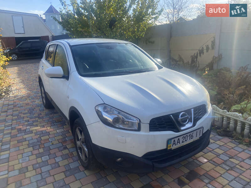 Позашляховик / Кросовер Nissan Qashqai 2011 в Києві