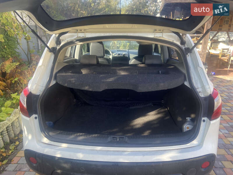 Позашляховик / Кросовер Nissan Qashqai 2011 в Києві