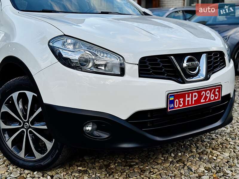 Внедорожник / Кроссовер Nissan Qashqai 2012 в Стрые