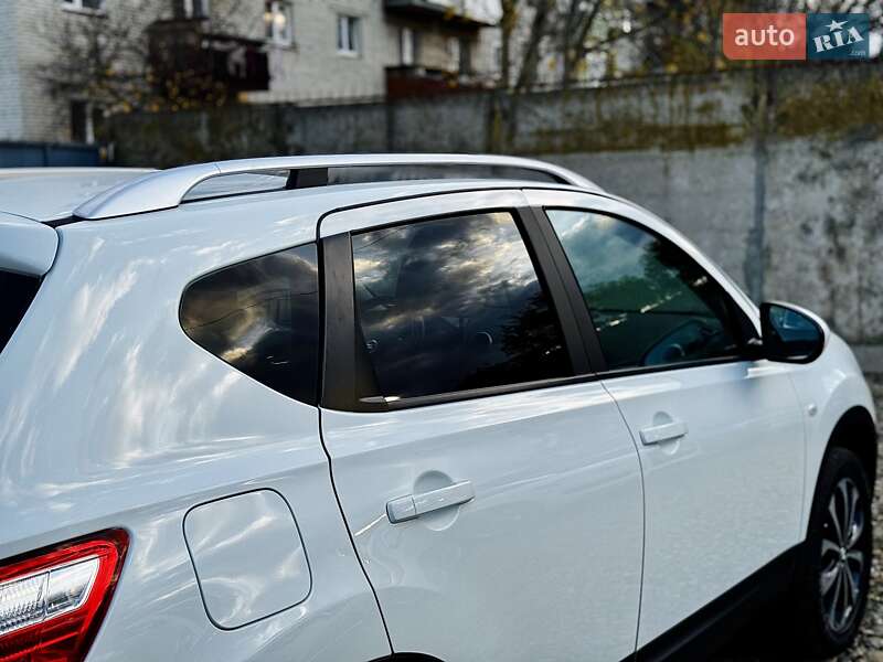 Внедорожник / Кроссовер Nissan Qashqai 2012 в Стрые