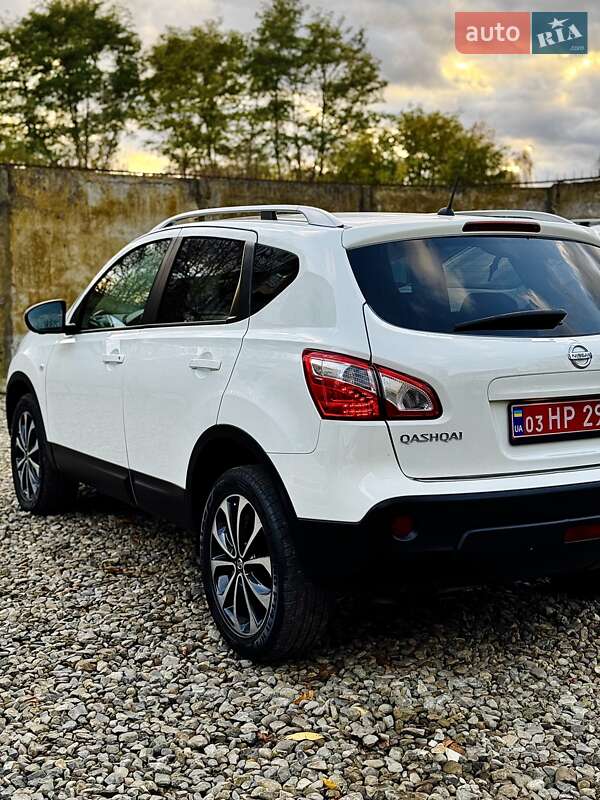 Внедорожник / Кроссовер Nissan Qashqai 2012 в Стрые