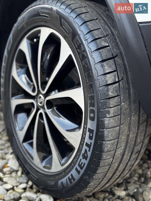 Внедорожник / Кроссовер Nissan Qashqai 2012 в Стрые