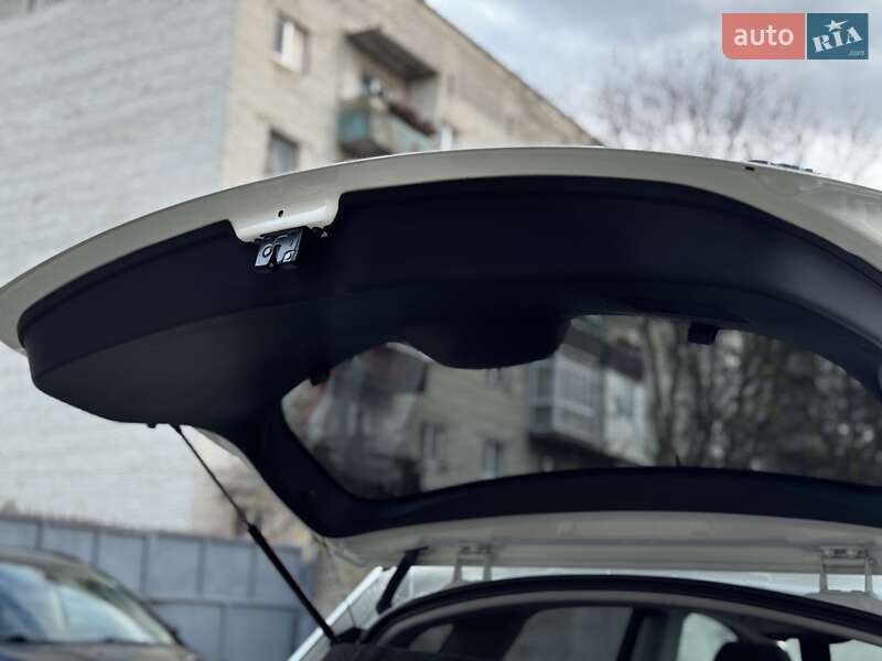 Внедорожник / Кроссовер Nissan Qashqai 2012 в Стрые