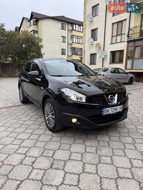 Внедорожник / Кроссовер Nissan Qashqai 2010 в Ровно