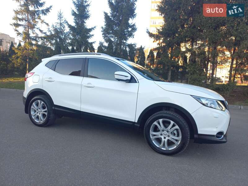 Позашляховик / Кросовер Nissan Qashqai 2015 в Тернополі фото 12 Позашляховик / Кросовер Nissan Qashqai 2015 в Тернополі
