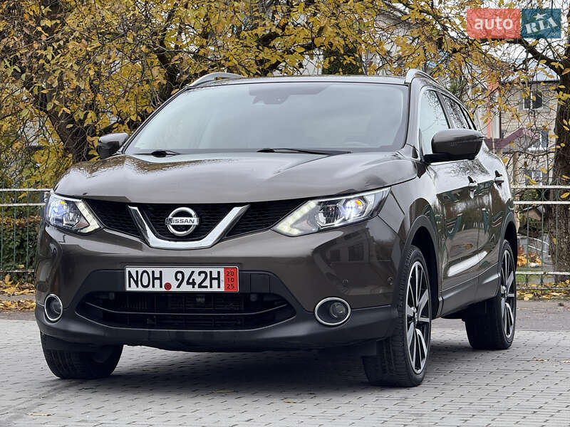 Внедорожник / Кроссовер Nissan Qashqai 2015 в Кременце