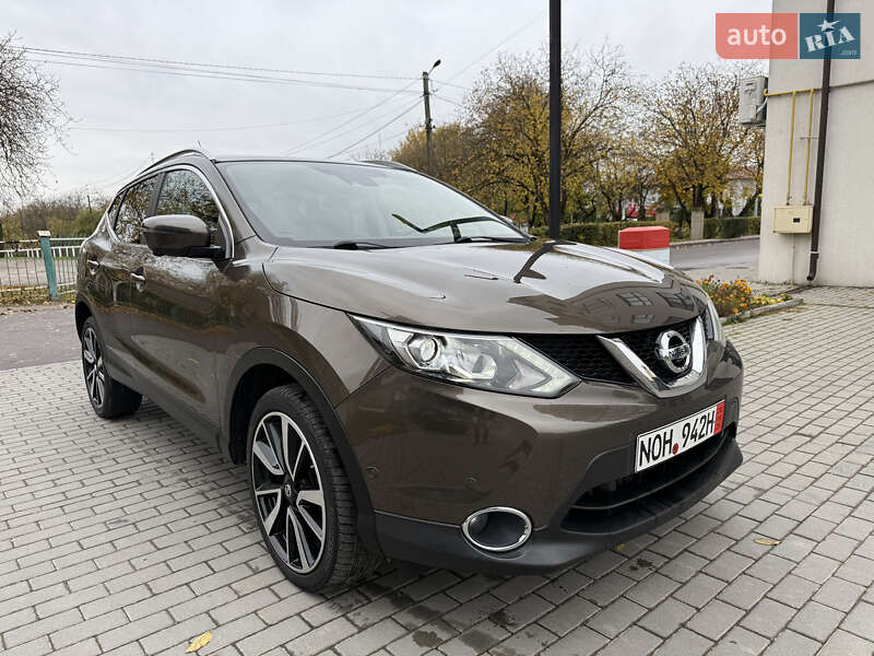 Внедорожник / Кроссовер Nissan Qashqai 2015 в Кременце