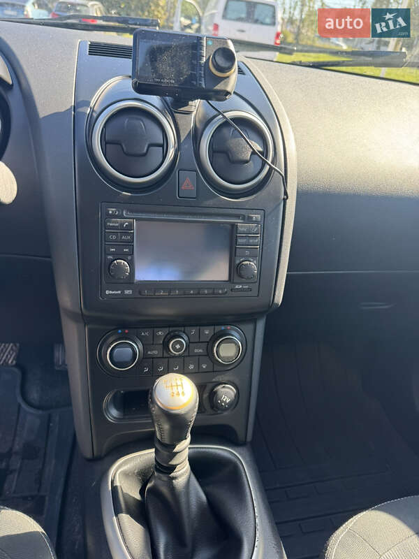 Внедорожник / Кроссовер Nissan Qashqai 2011 в Житомире