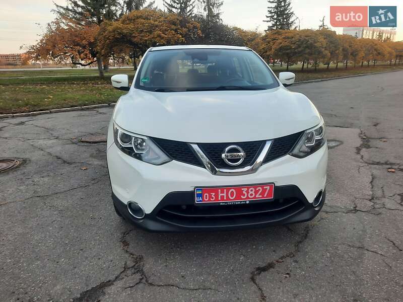 Внедорожник / Кроссовер Nissan Qashqai 2014 в Полтаве