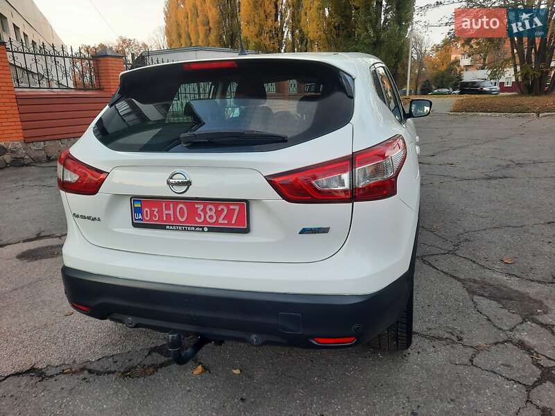 Внедорожник / Кроссовер Nissan Qashqai 2014 в Полтаве