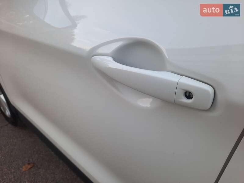 Внедорожник / Кроссовер Nissan Qashqai 2014 в Полтаве