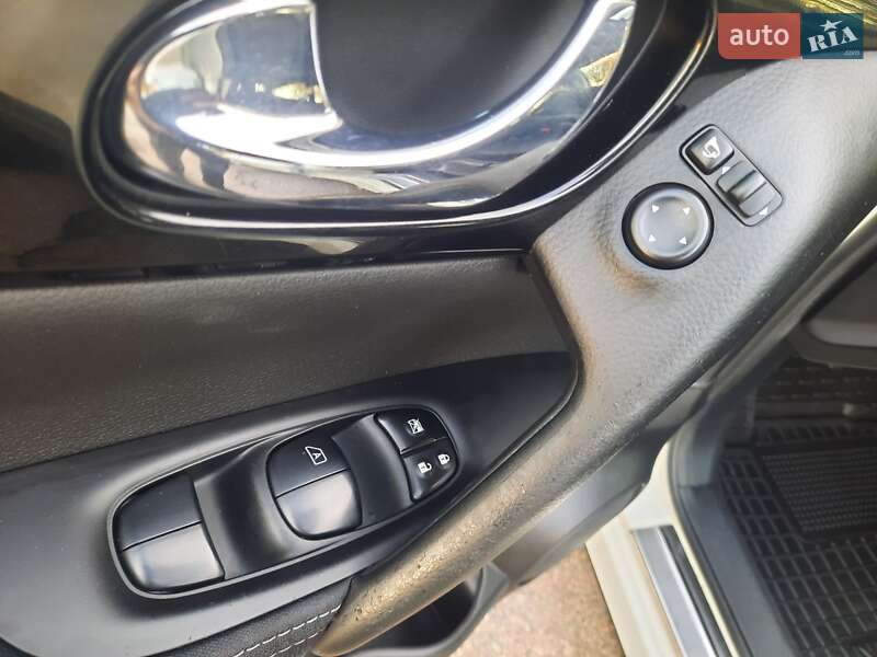 Внедорожник / Кроссовер Nissan Qashqai 2014 в Полтаве