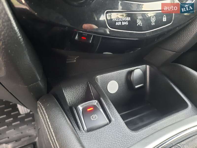 Внедорожник / Кроссовер Nissan Qashqai 2014 в Полтаве