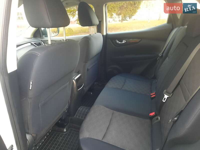 Внедорожник / Кроссовер Nissan Qashqai 2014 в Полтаве