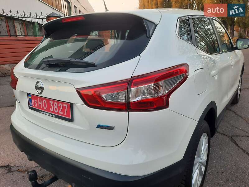 Внедорожник / Кроссовер Nissan Qashqai 2014 в Полтаве