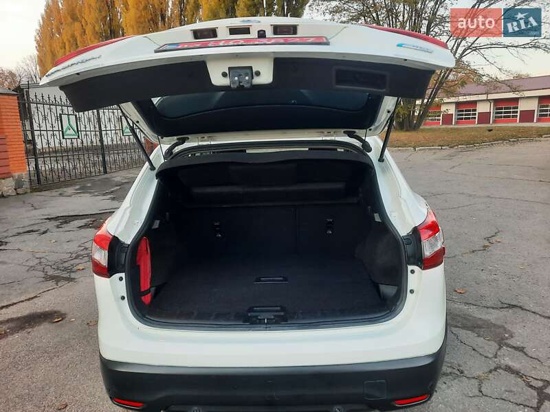 Внедорожник / Кроссовер Nissan Qashqai 2014 в Полтаве