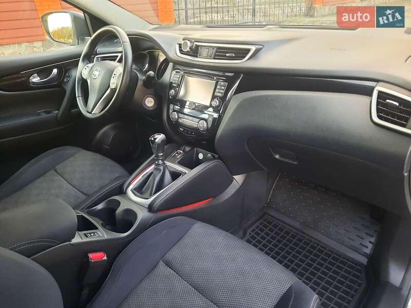 Внедорожник / Кроссовер Nissan Qashqai 2014 в Полтаве