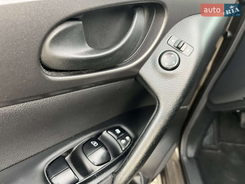 Внедорожник / Кроссовер Nissan Qashqai 2014 в Ровно