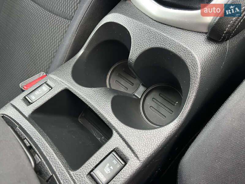 Внедорожник / Кроссовер Nissan Qashqai 2014 в Ровно