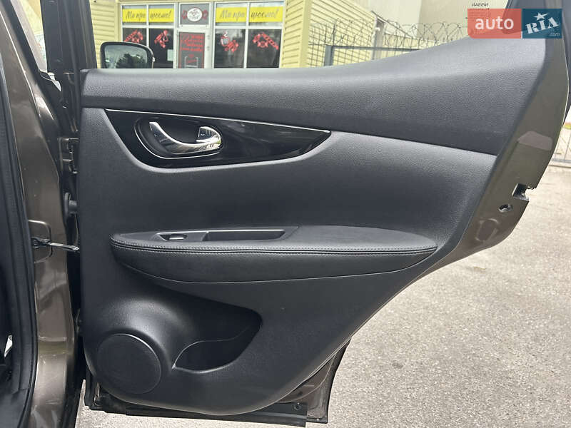 Позашляховик / Кросовер Nissan Qashqai 2015 в Полтаві фото 30 Позашляховик / Кросовер Nissan Qashqai 2015 в Полтаві