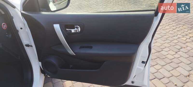 Позашляховик / Кросовер Nissan Qashqai 2012 в Луцьку