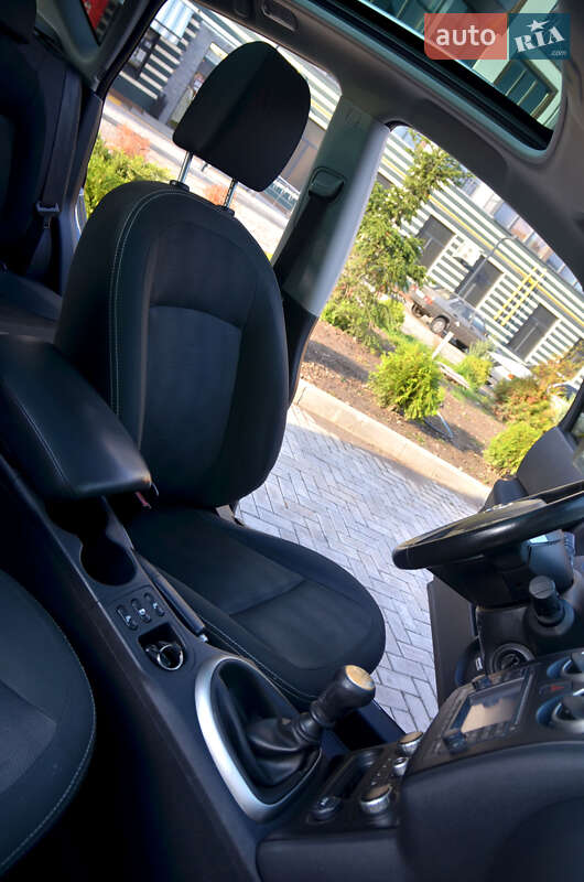 Внедорожник / Кроссовер Nissan Qashqai 2011 в Ромнах